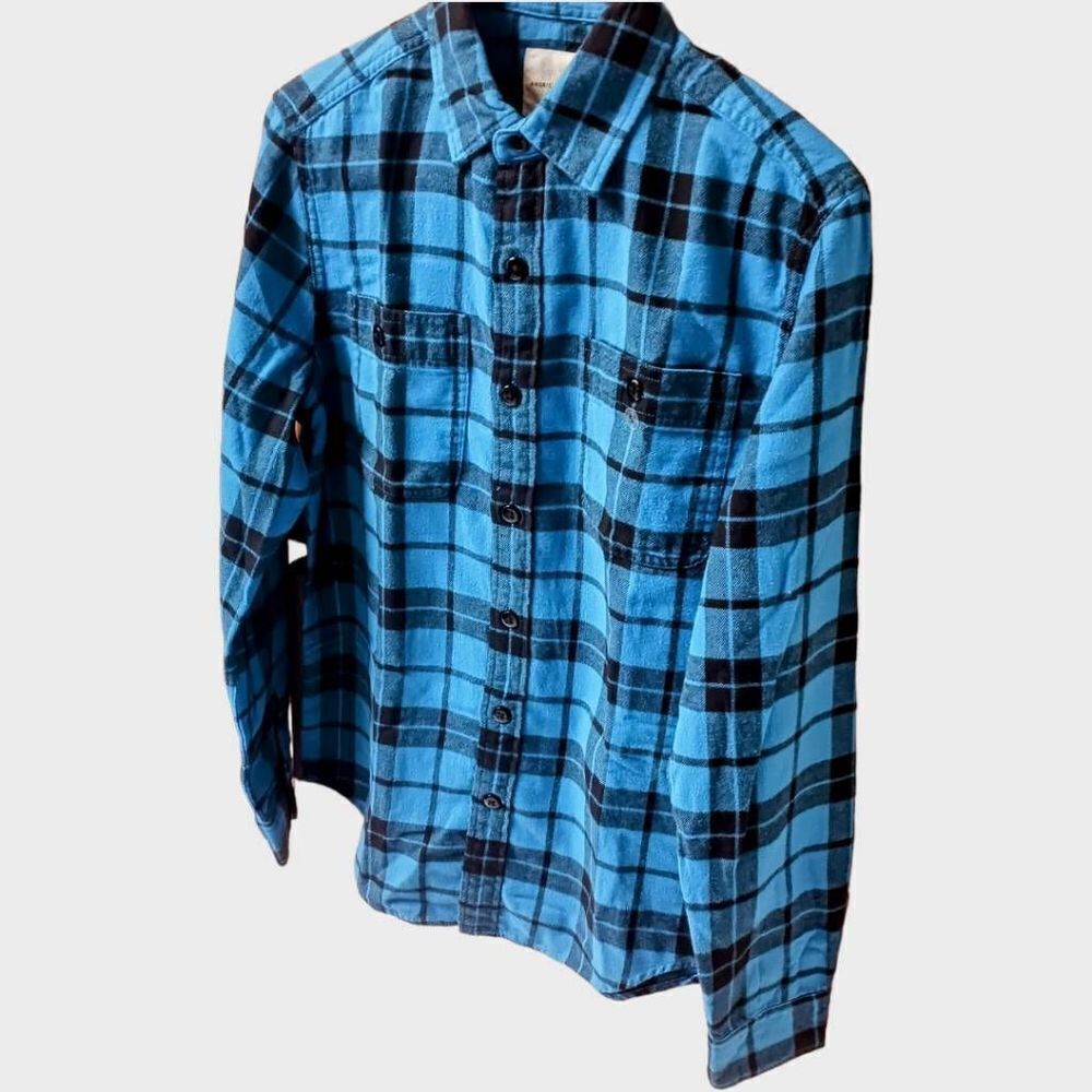 AMERICAN EAGLE Women's Soft Long sleeve Plaid Shirt. - Picture 8 of 15